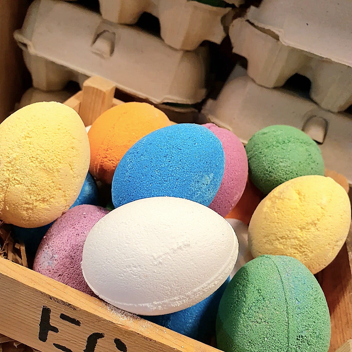 Handmade Egg Bath Bombs With Shea Butter 6 x 60gr.